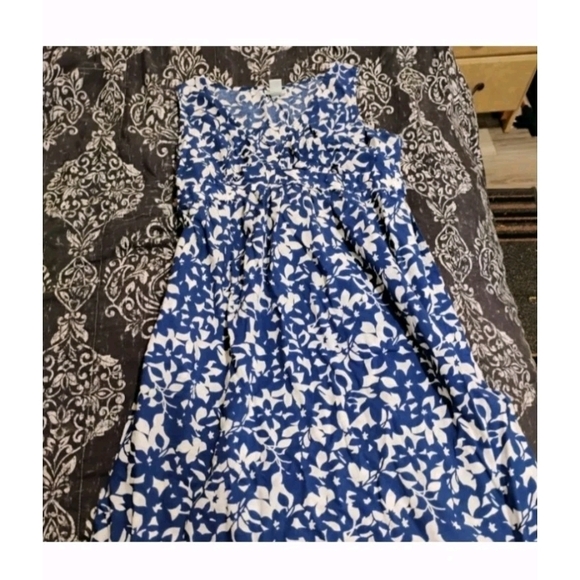 Motherhood Maternity Dresses & Skirts - Motherhood Maternity Blue and White Floral Midi Dress